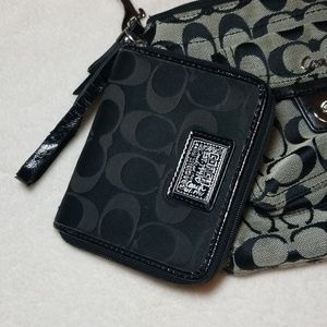 🚫sold!🚫Coach wristlet wallet